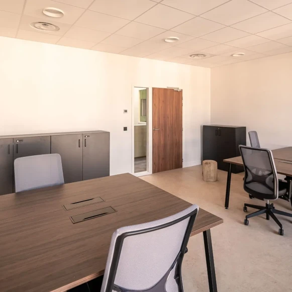 Bureau privé 32 m² 5 postes Coworking Avenue Roumanille Biot 06410 - photo 1