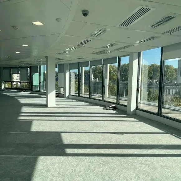 Bureau privé 684 m² 60 postes Coworking Rue Eugène Renault Maisons-Alfort 94700 - photo 1