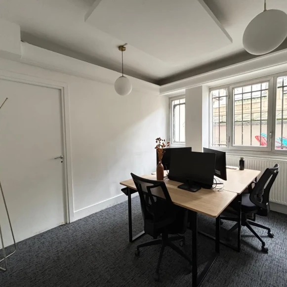 Bureau privé 10 m² 3 postes Location bureau Boulevard de Strasbourg Paris 75010 - photo 1