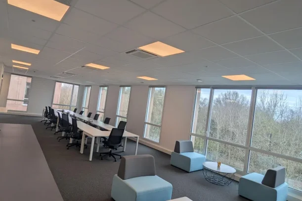 Open Space - 35136 - 130 postes - 200€