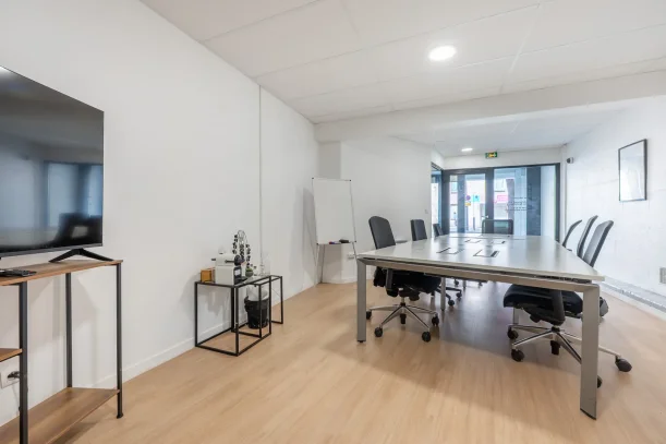 Bureau privé - 75012 - 8 postes - 2400€