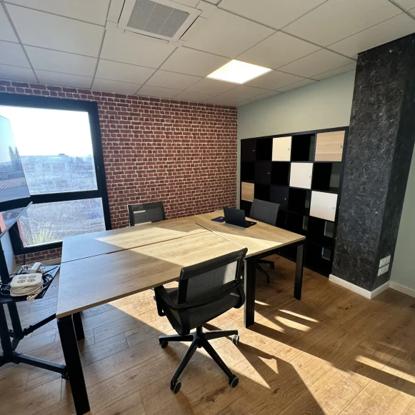 Bureau privé 16 m² 3 postes Location bureau Rue Paul Lafargue Noisy-le-Grand 93160 - photo 1