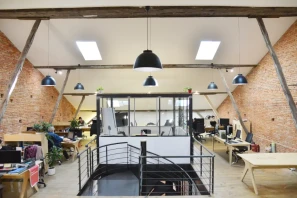 Open Space - 31500 - 1 poste - 84€