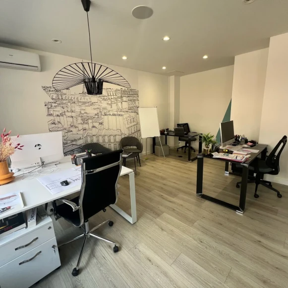 Bureau privé 20 m² 4 postes Location bureau Rue de la Croix Nivert Paris 75015 - photo 5
