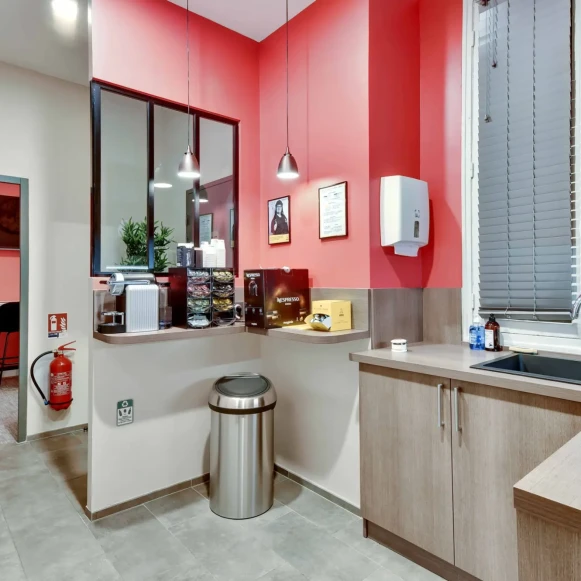 Espace indépendant 170 m² 30 postes Coworking Rue Saint-Lazare Paris 75009 - photo 5