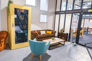 Open Space - 33130 - 16 postes - 230€