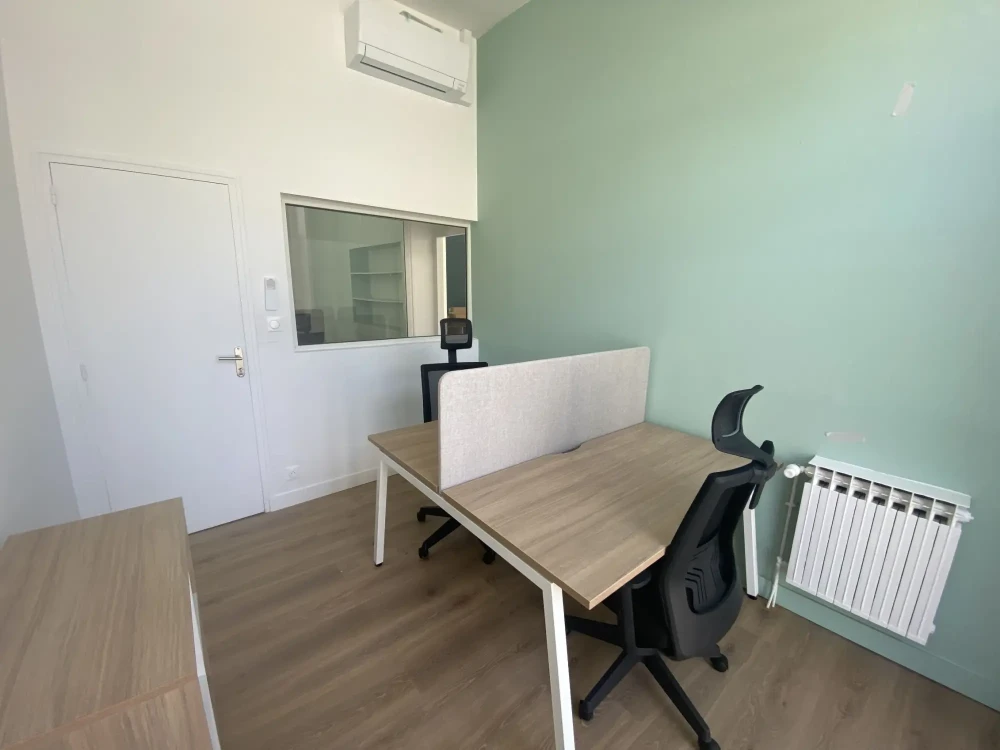 Bureau privé - 33300 - 2 postes - 800€