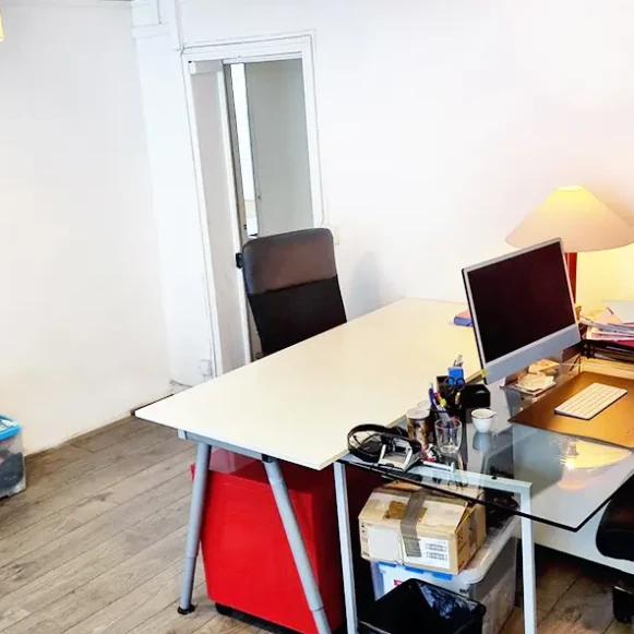 Bureau privé 21 m² 5 postes Location bureau Rue Meslay Paris 75003 - photo 4
