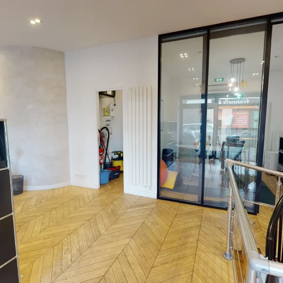 Espace indépendant 103 m² 16 postes Location bureau Rue Auguste Laurent Paris 75011 - photo 4