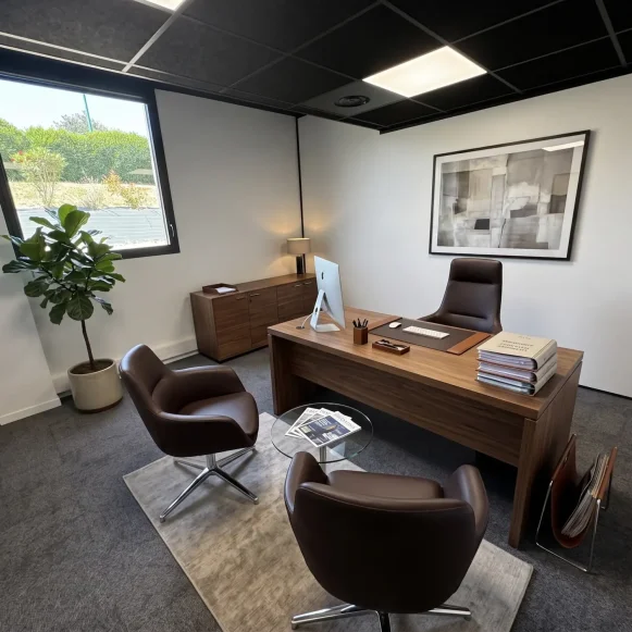 Bureau privé 15 m² 4 postes Location bureau Rue du Dauphiné Saint-Priest 69800 - photo 1