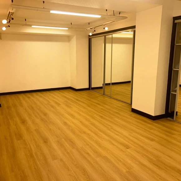 Bureau privé 40 m² 8 postes Coworking Rue Mathurin Régnier Paris 75015 - photo 1