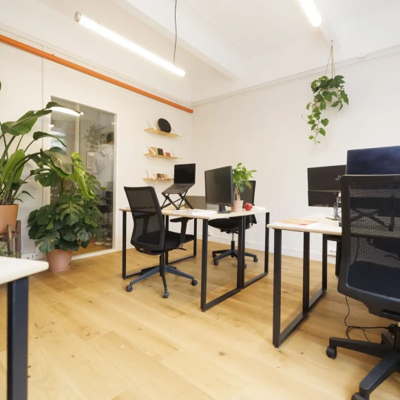 Bureau privé 40 m² 8 postes Location bureau Avenue de la République Paris 75011 - photo 1