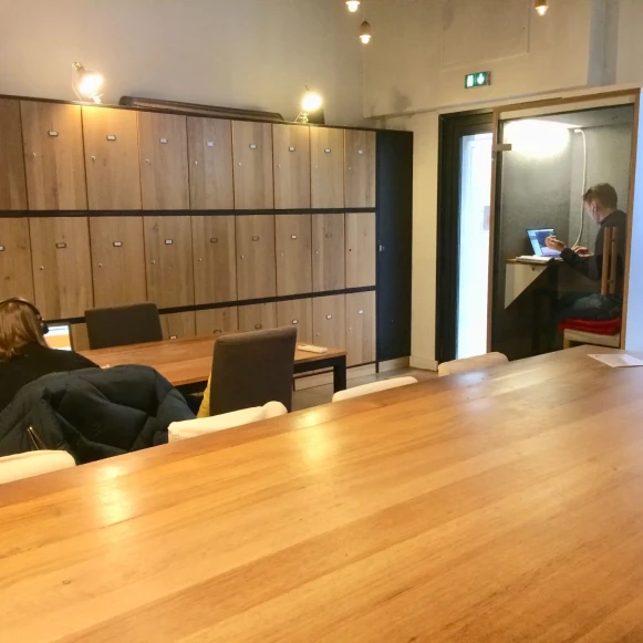 Open Space  20 postes Coworking Rue Vaubecour Lyon 69002 - photo 22