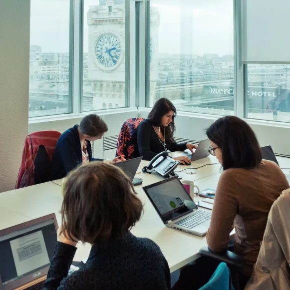 Bureau privé 24 m² 6 postes Coworking Rue de Bercy Paris 75012 - photo 3