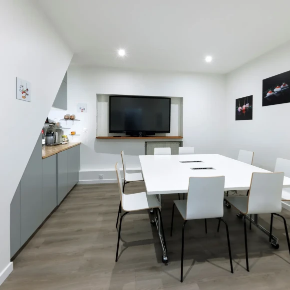 Bureau privé 16 m² 4 postes Coworking Rue du Commerce Colombes 92700 - photo 4