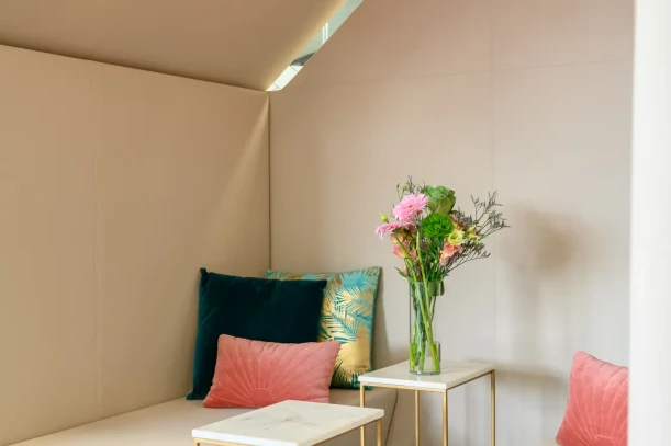 Bureau privé - 49800 - 2 postes - 801€