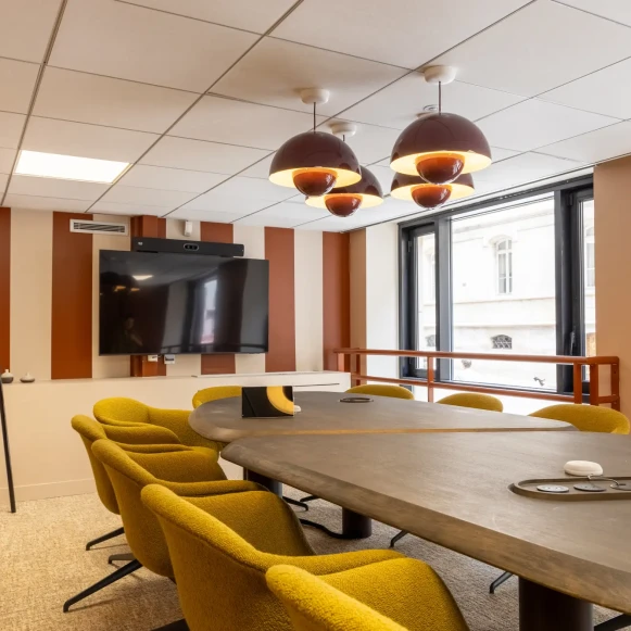 Bureau privé 28 m² 4 postes Coworking Rue de Laborde Paris 75008 - photo 2