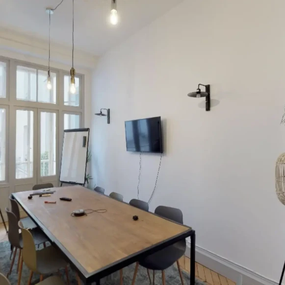 Espace indépendant 170 m² 30 postes Location bureau Rue des Petits Hôtels Paris 75010 - photo 3