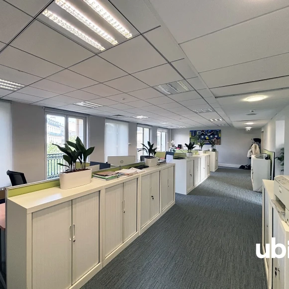 Bureau privé 100 m² 18 postes Location bureau Rue Pasquier Paris 75008 - photo 6