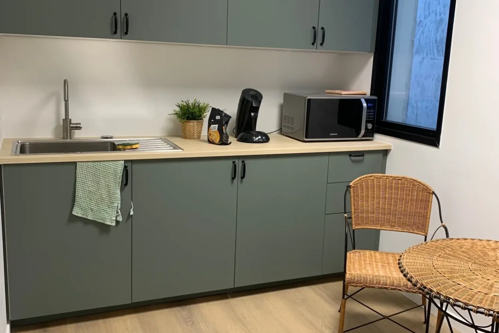Bureau privé - 64100 - 3 postes - 700€
