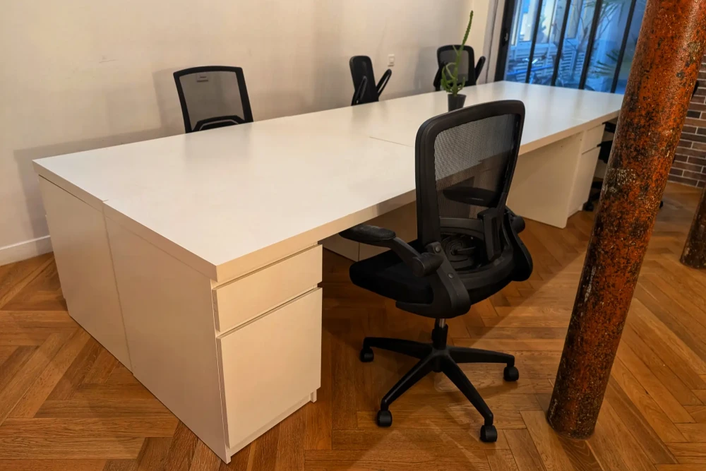 Open Space - 75003 - 8 postes - 390€