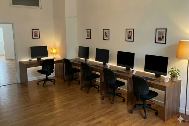 Open Space - 69002 - 5 postes - 220€