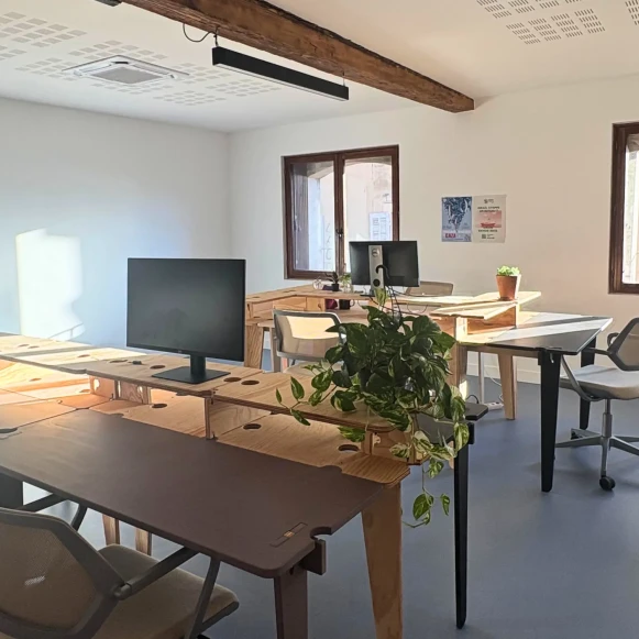 Bureau privé 31 m² 10 postes Location bureau Cours Julien Marseille 13006 - photo 1