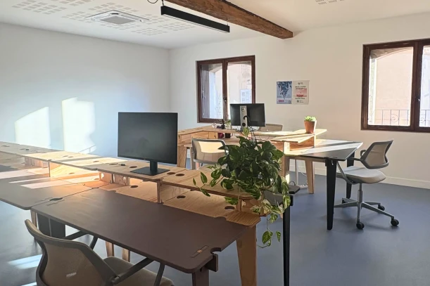 Bureau privé - 13006 - 10 postes - 2600€