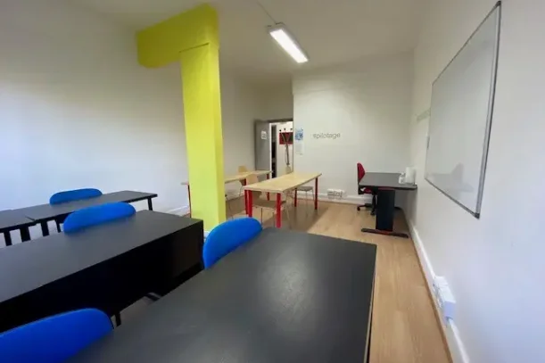 Bureau privé - 93100 - 4 postes - 850€