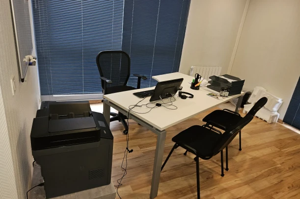 Bureau privé - 29000 - 1 poste - 260€
