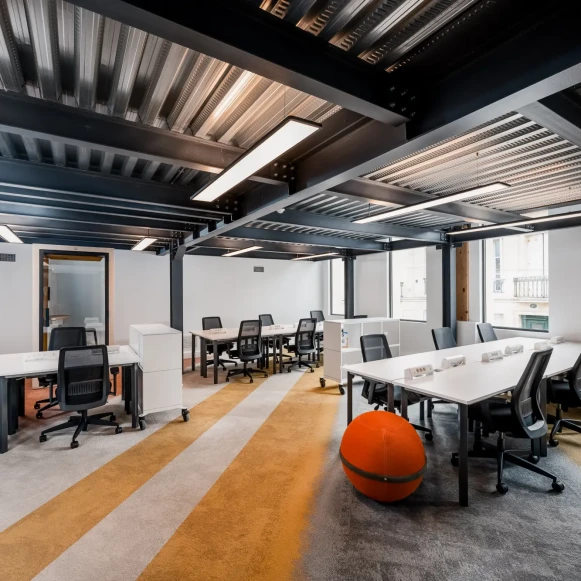 Bureau privé 59 m² 16 postes Location bureau Rue Succursale Bordeaux 33000 - photo 1