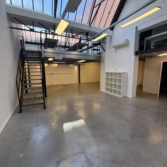 Espace indépendant 252 m² 30 postes Coworking Rue des Sorins Montreuil 93100 - photo 9