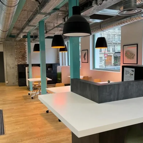 Bureau privé 10 m² 2 postes Coworking Avenue Parmentier Paris 75011 - photo 1