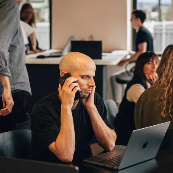 Open Space  6 postes Location bureau Rue de l'Armorique Paris 75015 - photo 1