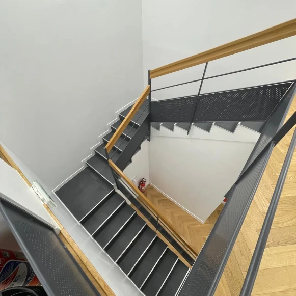 Bureau privé 11 m² 3 postes Coworking Rue Royale Paris 75008 - photo 4