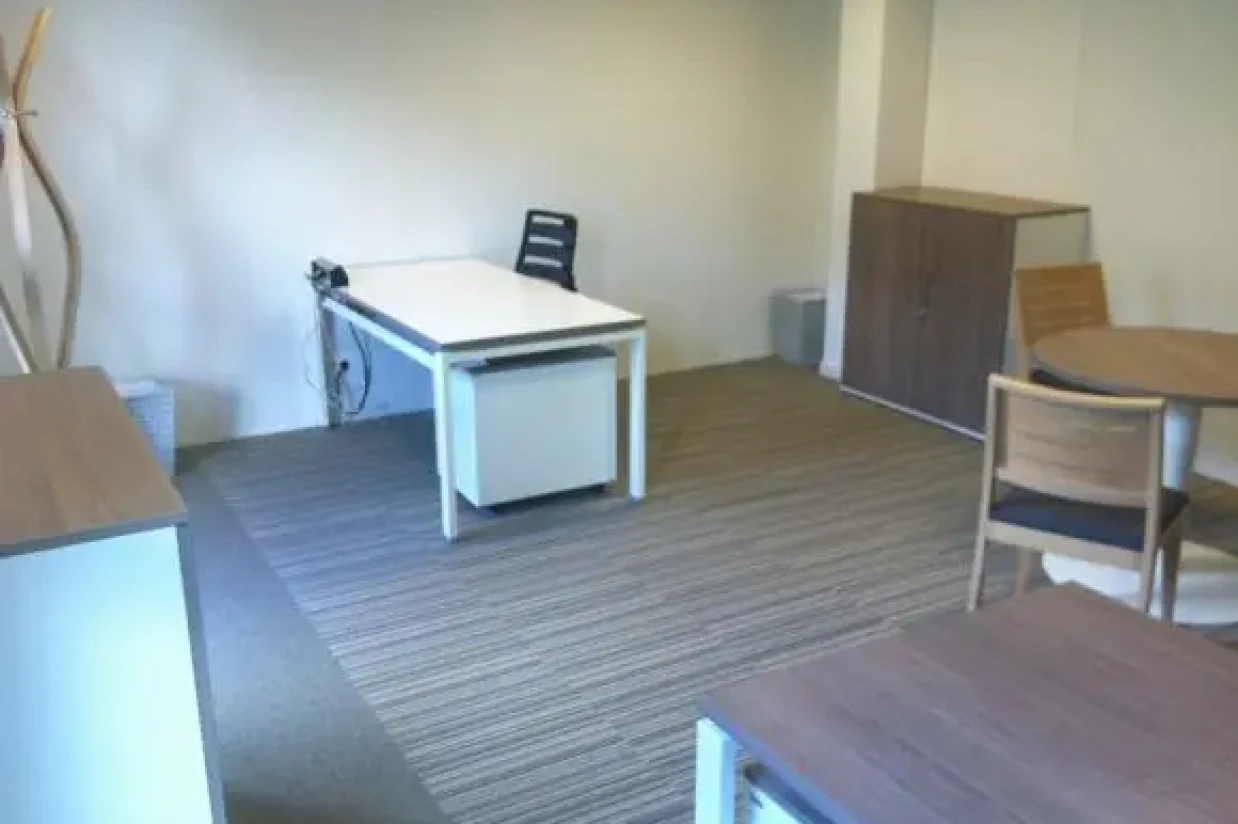 Bureau privé - 44800 - 3 postes - 950€