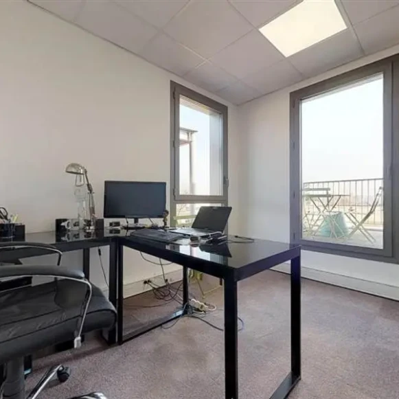 Bureau privé 10 m² 1 poste Coworking Chemin du Torey Francheville 69340 - photo 5