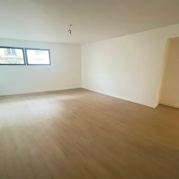Bureau privé 36 m² 8 postes Coworking Avenue du Général Michel Bizot Paris 75012 - photo 1