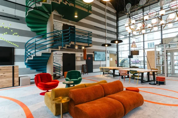 Open Space - 60200 - 25 postes - 175€