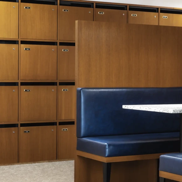 Bureau privé 12 m² 5 postes Coworking Cours Albert 1er Paris 75008 - photo 1