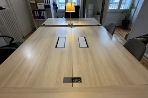 Open Space - 75010 - 4 postes - 330€