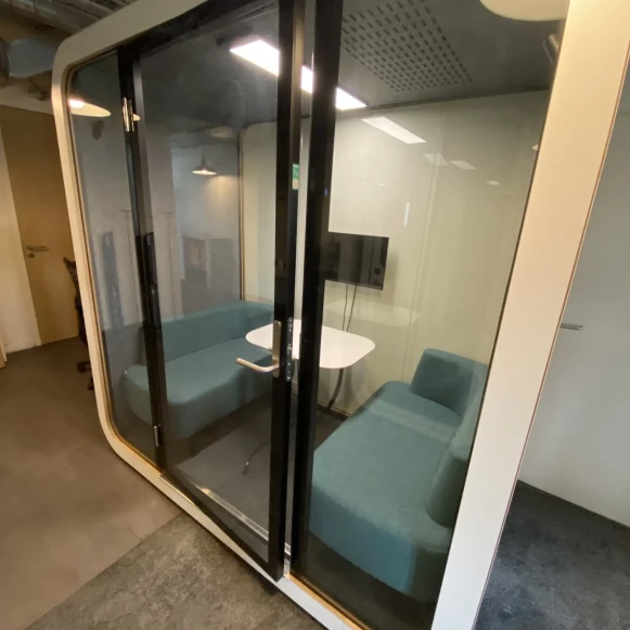 Open Space  28 postes Coworking Quai de Valmy Paris 75010 - photo 8