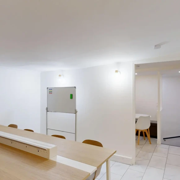 Espace indépendant 60 m² 8 postes Coworking Passage du Prado Paris 75010 - photo 3