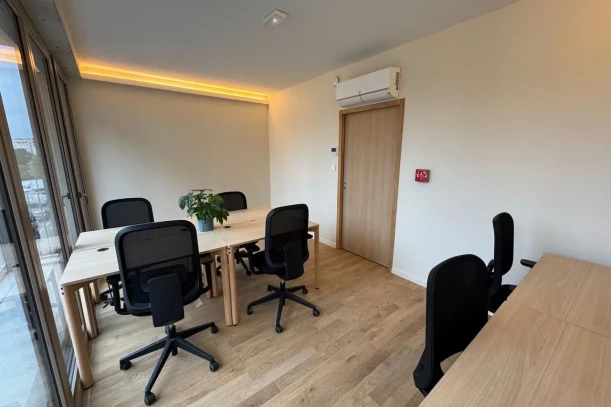Bureau privé - 92120 - 6 postes - 3300€