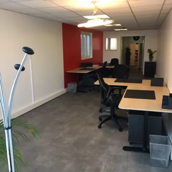 Bureau privé 34 m² 5 postes Location bureau Allée Commandant Charcot Nantes 44000 - photo 1