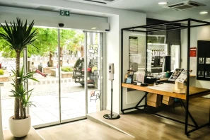 Open Space - 64000 - 49 postes - 180€