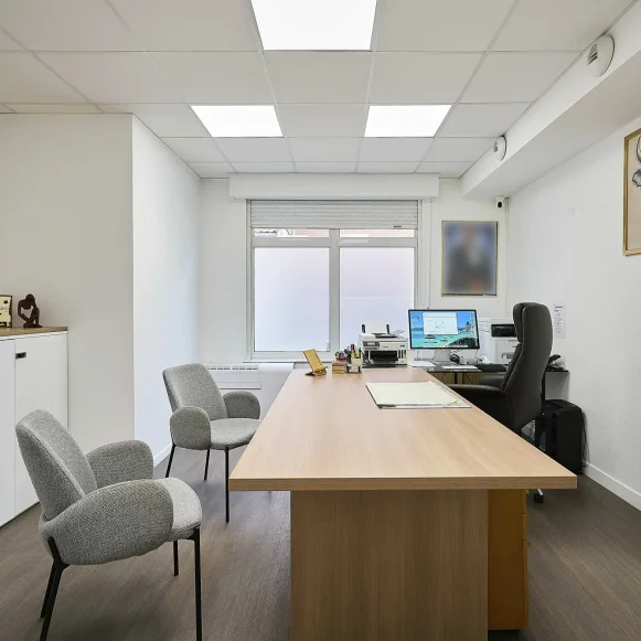 Bureau privé 15 m² 5 postes Coworking Rue de Fontenoy Lille 59000 - photo 1