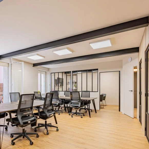 Espace indépendant 100 m² 16 postes Location bureau Rue Jean-Baptiste Pigalle Paris 75009 - photo 1