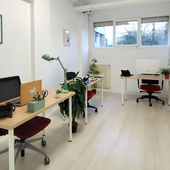 Bureau privé 13 m² 4 postes Location bureau Avenue Jean Moulin Montreuil 93100 - photo 1