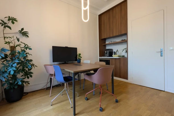 Open Space - 75009 - 4 postes - 450€